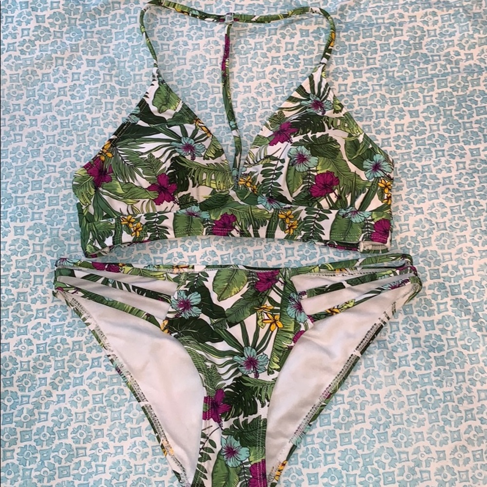 NWOT❗️Cabana del Sol T-back Bikini